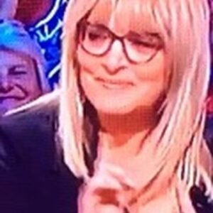 Caroline Diament Instagram - Nous sommes sur France 2 en ce moment ! #lesgrossestetes #france2