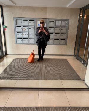 Caroline Diament Instagram - Petit retour de mes boîtes aux lettres ! Bonne journée et baisers à toutes et tous