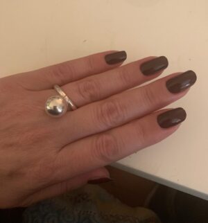 Caroline Diament Instagram - Et oui on a largement le temps de se mettre du vernis ...