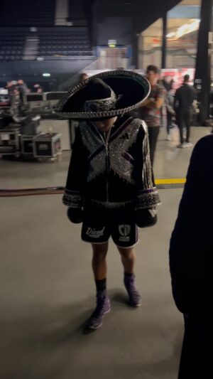 Caroline Dubois Instagram - FTCU.

#boxing #clips #femaleartist #vlogger #braids #femaleboxers #diff #michealkors
