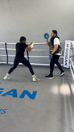 Caroline Dubois Instagram - IN WORK MODE ! 😤

Fight announcement coming soon, stay tuned 🙏🏿

@adidasboxing @adidas 

.
.
.
#workmode #workhard #boxing #training #fitness