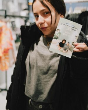 Caroline Dubois Instagram - The fans are who make my dreams possible 💜💜
Had a great time at my adidas meet and greet in white city, thank you to everyone who turned up 

And to everyone who is stepping on my train for this journey, it’s gonna be a good one 😉🔥

@adidas #meetandgreet @adidaslondon #adidaswhitecity