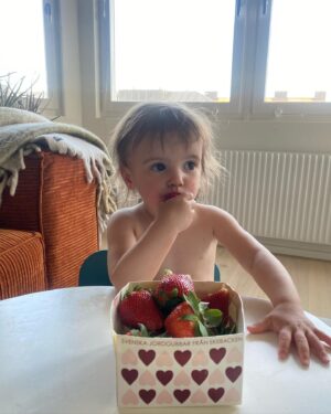 Caroline Hjelt Instagram - Gaia turned 2 years old last week.. I can’t believe it. I love you so much and being your mother is the best thing that ever happened to me ❤️