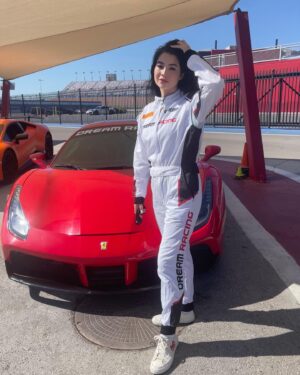 Caroline Kwan Instagram - “If you ain’t first you’re last” 👆🏼
thank you @dreamracing for an amazing experience getting to take this baby around the track🏎️