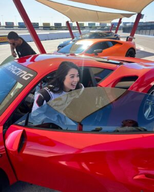 Caroline Kwan Instagram - “If you ain’t first you’re last” 👆🏼
thank you @dreamracing for an amazing experience getting to take this baby around the track🏎️