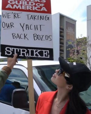 Caroline Kwan Instagram - Wanna get your 10,000 steps in   fight back against corporate greed? Join a WGA picket line! 

https://www.wgacontract2023.org/strike/picket-schedules-and-locations 

📸: @jeremotographs