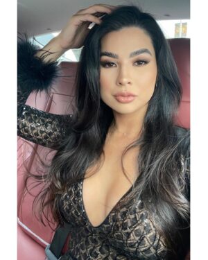 Caroline Kwan Instagram - next streamer awards I WILL win gamer of the year!!! 

💄💋: @taylorruffin

#streamerawards