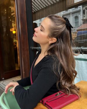 Caroline Wilde Instagram - Another day another hair bow
