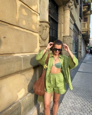 Caroline Wilde Instagram - In the mood for Spring & Summer 🌞🌷 Here are some of my favourite outfits from last year, whilst I’m dreaming of colourful clothes, spritz and sangria on the beach, tanned skin, Mediterranean holidays, tapas, sandy toes, dancing and lots of sunshine 🩵

#OOTD, summer,  spring outfits, summer outfits, outfit inspiration, outfit ideas, fashion, style, spring style, hairstyles, 2024, London girl