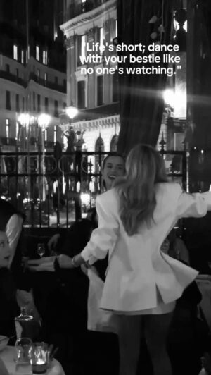 Caroline Wilde Instagram - Doing what we do best ily bestie 💃🏽

#dancelikenooneiswatching #dancelikenooneswatching #bestie #bestiegoals #bestfriends #girlies #paris #parisiannights #cocoparis #dance #dancing #lifesshort