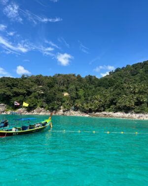 Caroline Wilde Instagram - Phuket 2023~2024 🩵🌴✨