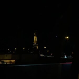 Caroline Wilde Instagram - Bonjour Pariiiii 🇫🇷