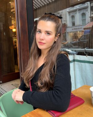 Caroline Wilde Instagram - Another day another hair bow