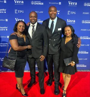 Caron Butler Instagram - Quick stop in The Big Apple 🍎..

@verainstitute Annual Meeting & Dinner.
“Be the change you want to see.”
#HappyJuneteenthDay

====>