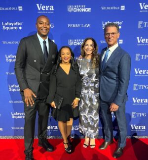 Caron Butler Instagram - Quick stop in The Big Apple 🍎..

@verainstitute Annual Meeting & Dinner.
“Be the change you want to see.”
#HappyJuneteenthDay

====>