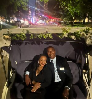 Caron Butler Instagram - Quick stop in The Big Apple 🍎..

@verainstitute Annual Meeting & Dinner.
“Be the change you want to see.”
#HappyJuneteenthDay

====>