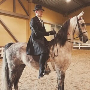 Carson Kressley Instagram - I'm  celebrating #AdoptAHorse month with @ASPCA and @ASPCARightHorse! During the month of May, we have been spreading awareness about equine adoption. There are thousands of adoptable horses who are looking to find a loving home. Visit myrighthorse.org to search for adoptable horses near you, or promote an adoptable horse on social media 🐴