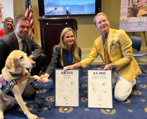 Carson Kressley Instagram - Promoting legislation to honor and protect our incredible hard working Hero Dogs today with @americanhumane on Capitol Hill.
