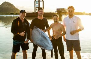 Casey Stoner Instagram - What an incredible set up! Really thankful I got to test this out, thank you Aaron and the whole surf lakes team for an awesome day, made a lot of new friends. @adri_stoner is not happy to have missed out for obvious reasons 💪🏼😂@chrishemsworth @surf_lakes