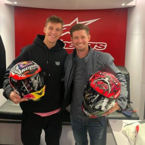 Casey Stoner Instagram - It’s a privilege to swap stories with these 2 champions #StraightToThePoolRoom