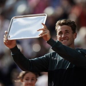 Casper Ruud Instagram - Biggest moment of my life and definitely two weeks I will never forget. The fans in Paris made me feel welcome and at home. Can’t wait to see you next year, Paris🇫🇷🙏🏻
Congrats to @rafaelnadal with an amazing tournament and for taking home a record 22nd Grand Slam title. Unbelievable!

📸#1&2: Nicolas Gouhier | FFT
📸#3:  Adam Pretty | Getty Images
📸#4: Clive Brunskill | Getty Images
📸#5: Pauline Ballet | FFT