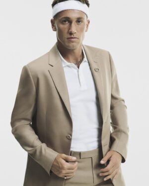 Casper Ruud Instagram - With my love for fashion, I am honored to be part of @Dior's global campaign for the upcoming 2024 Olympics! #DiorxParis2024 @mrkimjones

👔: @Dior
📷: @knngrm