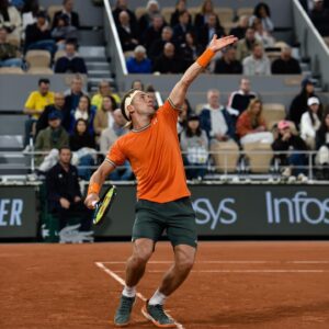 Casper Ruud Instagram - Happy to be back in Paris @rolandgarros 
📸: Dan Istitene
📸: Anne-Christine Poujoulat
📸: Matt Fitzgerald | @tennisfitz