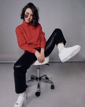 Cassandra Naud Instagram - Making big girl moves in new big girl shoes. @richielubatonstudio 🖤