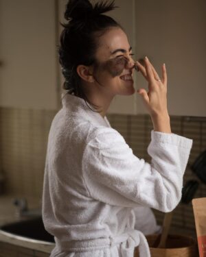 Cassandra Naud Instagram - A short story about a nose boop. Will she do it? Swipe to find out. 

Always a blast shooting for @myluteal 🧡 Have you checked us out lately? Link in bio xx

@productby.jacque 📸