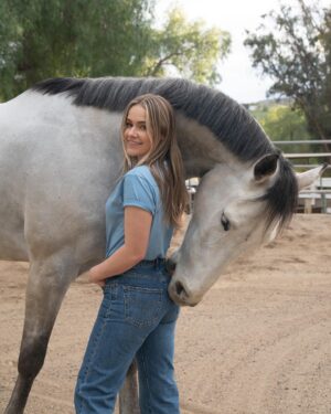 Cassi Thomson Instagram - Ride or Die 💙 for @elcee.equestrian 

scroll to peep a naughty boy chomp. 🤭🍑