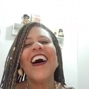 Cássia Valle Instagram - Amanhã tem live falando sobre a literatura como veículo de identidade, eu e minha grande parceira Luciana Palmeira (@lupalmeirareal) estaremos na página Calu Brincante (@calubrincante).

Essa live é uma das ações da 2ª edição do Circuito Letras Pretinhas: A imersão literária preta infantojuvenil. 📚💛

A mediação será feita por Lucila Laura (@lucilalaura_) atriz do Bonde da Calu e uma das produtoras do projeto. 🤩

Esperamos vocês, vumbora conversar sobre a importância da literatura preta!! ✊🏾

#cassiavalle #calubrincante #bondedacalu #literaturapreta #salvador