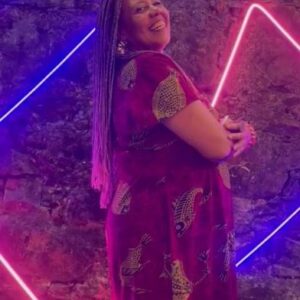 Cássia Valle Instagram - Dirigir é um caminho que vem surgindo e sempre é um novo desafio coletivo. Salve @lenosacramento ,@celldantasjuceilton @elivan.nasci ontem foi lindo e foi tudo abertura do festival boca de Braza a potência da periferia .Valeu @fgmoficial