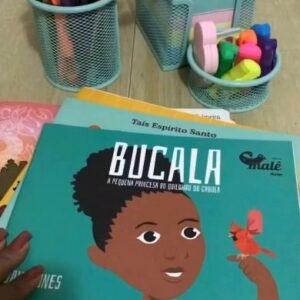 Cássia Valle Instagram - Olha que alegria de notícias . Gratidão ! Valeu @editoramale  pela nossa construção na literatura preta infantil. Há exatamente 2 anos  Aziza nasceu . gratidão  @lupalmeira2014