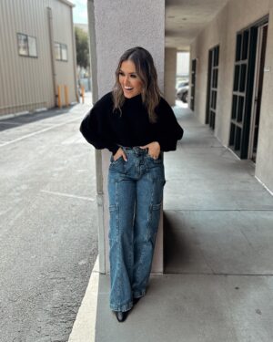 Cassie DiLaura Instagram - nothing like a $20 pair of jeans from the juniors department of @jcpenney 👖💸!! no joke I recently cut through jcp’s to get to the mall and these beauts caught my eye in a pile of denim chaos and now here we are doing a photoshoot in them before my shoot 😍 

denim: @arizonajeanco @jcpenney 
sweater: @forever21 
boots: @stevemadden 
earrings: @urbanoutfitters 

#ballinonabudget #fashion #ltkfashion #ltkit #ltkunder50 #cargopants #denim #jeans #sweaterweather #hoops #jcpenney #jcp #fashionfinds #lotd #ootd