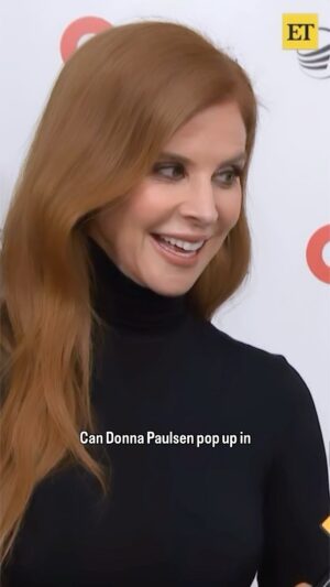 Cassie DiLaura Instagram - hello, aaron korsh? @stephenamell? I’d like to put in a request ‼️📞 whose with me?! #donnapaulsen forever♥️

my little @suitspeacock loving heart was so happy to see @iamsarahgrafferty last night at the @ejaf gala 🖤 almost done with my rewatch… don’t want it to end 🥹 

shoutout to the universe for giving me moments with #meghanmarkle #patrickjadams #gabrielmacht and now #sarahrafferty over the last few months. happy fan girl here! 😂🙋🏼‍♀️🙏🏼♥️ where ya at @rickehoffman ?! 

🎥 @entertainmenttonight 

#suits #suitspeacock #harveyspecter #netflix #tv #suitsla #stephenamell #aaronkorsh #interview #entertainmenttonight #suitsspinoff #spinoff #tvnews #oscars #afterparty #ejaf #ejafgala #eltonjohnaidsfoundation #eltonjohnoscarparty