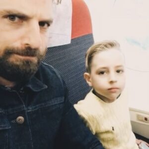 Cássio Reis Instagram - Um amor de menino. Te amo tanto Gael!! 

Feliz aniversário! Deus te proteja e abençoe.🩵

Meu amado afilhado! 🎁