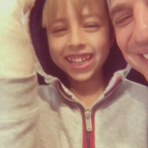 Cássio Reis Instagram - Um amor de menino. Te amo tanto Gael!! 

Feliz aniversário! Deus te proteja e abençoe.🩵

Meu amado afilhado! 🎁
