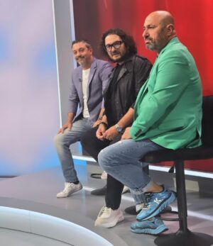 Cătălin Scărlătescu Instagram - In cateva minute la @stirileprotvro cu @andreeaesca #chefii #masterchef #incurand
