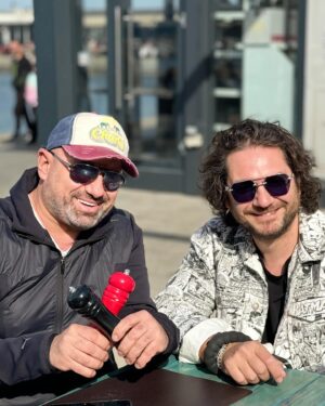 Cătălin Scărlătescu Instagram - A zi @chefflorindumitrescu ca e cald si bine ,,, asa ca am dat o fuga la mare .
@chef.sorinbontea.official  are treaba 🙈
