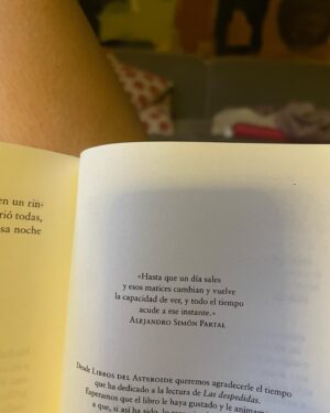 Catalina Sopelana Instagram - Últimamente 🫧✨🧡