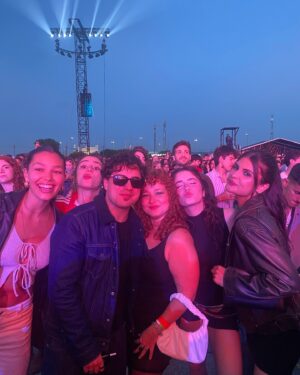 Catarina de Carvalho Instagram - Uma noite mágica e muito especial do lado de pessoas q eu carrego pra qualquer lugar do mundo em q estiver. Como é bom fazer parte da nossa família 🍓❤️
Amo-vos em ptpt, amo vocês em ptbr, los quiero mucho en españolito e em q qualquer outro idioma.
.
@dzrt.oficial @4tasteoficial @justgirlsoficial @ff_fernandofernandes