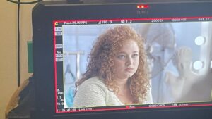 Catarina de Carvalho Instagram - Hoje é o dia q nasce pro mundo esse projeto feito com mt amor e dedicação. Tomara q vcs se apaixonem por essa série como nós somos apaixonados ❤️‍🔥🍓

Às 21:30 na @tvioficial e na @primevideo 💥🚀
🇧🇷 às 17:30!!

@seemydreamsproductions @morangoscomacucar