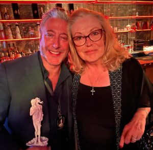 Catherine Curtin Instagram - So cool….#venusonbroadway ##pickleballislife thank you so much for the beautiful award….XXX