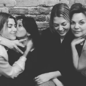 Catherine Proulx-Lemay Instagram - #partydenoel #beaucouptropdeplaisir @_district_31 @district.31