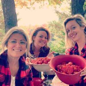 Catherine Proulx-Lemay Instagram - #saucestomates #avecelles #bonheur #automne