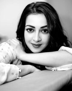 Actress Catherine Tresa HD Photos and Wallpapers May 2024