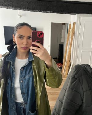 Catherine Williams Instagram - Je suis grave heureuse en ce moment, car j’ai décidé, de l’être. 
Chaque matin je me lève, et je m’oblige à avoir le sourire.

Programme de la journée ?
PASSER UNE BONNE JOURNÉE.
Et aussi débile que cela puisse paraître, cela marche. 

On dit que le bien attire le bien, et je pense que c’est vrai. 

Le bonheur se trouve dans les choses simples, j’ai décidé de reprendre le contrôle sur ma vie, et j’espère que c’est aussi le cas pour vous. 

Si vous êtes dans ce monde, c’est Parceque vous y avait votre place. Alors vivons ? Nous sommes légitime de le faire ! 💓

#penseepositive #humeur #goodvibes