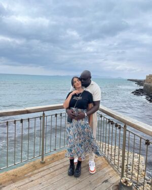 Catherine Williams Instagram - O mon mari, 
Si tu savais combien je t’aime, et combien je suis prête à déplacer le monde pour te décrocher un sourire, 
La vie t’a tellement éprouvé mon mari, tu as toujours su être fort, et courageux, et pour cela, je suis tellement admirative, 
Parfois quand je pense à toi, je pleur car je sais à quel point ton coeur est grand et que tu mérites de réussir ta vie et te reposer, 
Je crois tellement en toi, et je passerais ma vie à te le rappeler et te soutenir dans chacune de tes décisions, 
Si autant de gens ont appris à t’aimer aujourd’hui, ce n’est pas pour rien, 
Tu reflète la paix, la bienveillance, l’amour et la joie, 
N’oublie jamais que tu es le meilleur, et que ta femme t’aime. 
Je t’aime mon bebou @richy_ultimatumfr je suis fière de toi.