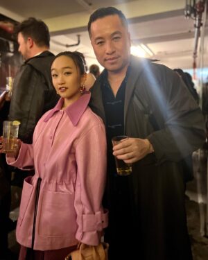 Cathy Ang Instagram - Vibing with the city, @31philliplim x @jirokonami, and some friends ☺️
-
💇🏻‍♀️: @japanese_michael 
style: @meg_galvin 
-
👢: @therow 
💎: @lfjewels 
👗& 👜: 3.1 Phillip Lim
-
#nyfw #fashion #design #nyc #philliplim  #31philliplim #jirokonami #photography #aapi #asianart