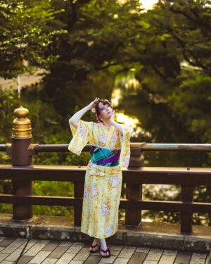 Cathy Cat Instagram - Pic 1-5 which 👘 pic is best? How hot 🥵 is it where you are right now?

We still have boiling hot temperatures  in Tokyo around 33 degrees (think that’s 333 Fahrenheit or something like that 😂 … at least feels like it 🔥)

This is still a good time to wear summer kimonos 👘 (called Yukata ) but since the majority of the festivals is over I can’t see many girls in Yukata anymore. Sadge! Hope to see some more wafuku (Japanese traditional fashion) again soon! 

How hot 🥵 is it where you are right now? Write is in degree or Fahrenheit, either way! 

Photo @masatoosan_portrait 

#kimonostyle #japanesetraditional #furisodekimono #kimonogirl #kimonoexperience 
#kimonogirl #japanesefashion #jfashion #kimonofashion #wafuku #着物 #和服 #花魁 #tokyogirl #girlinjapan #japanesestreetfashion #tokyofashion #kawaiifashion #kawaiigirl #kawaiistyle #lifeinjapan